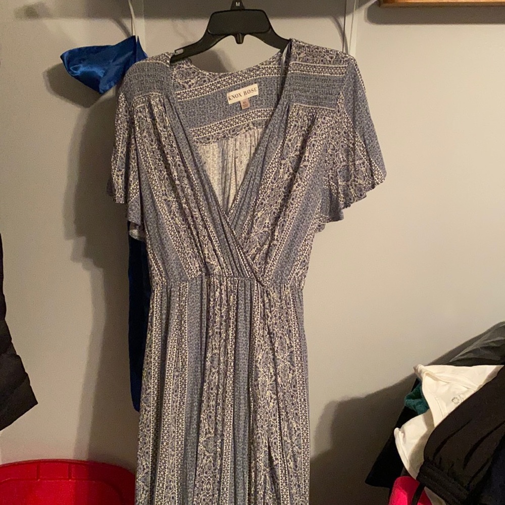 Knox Rose Blue and white short sleeve dress- worn a handful of times